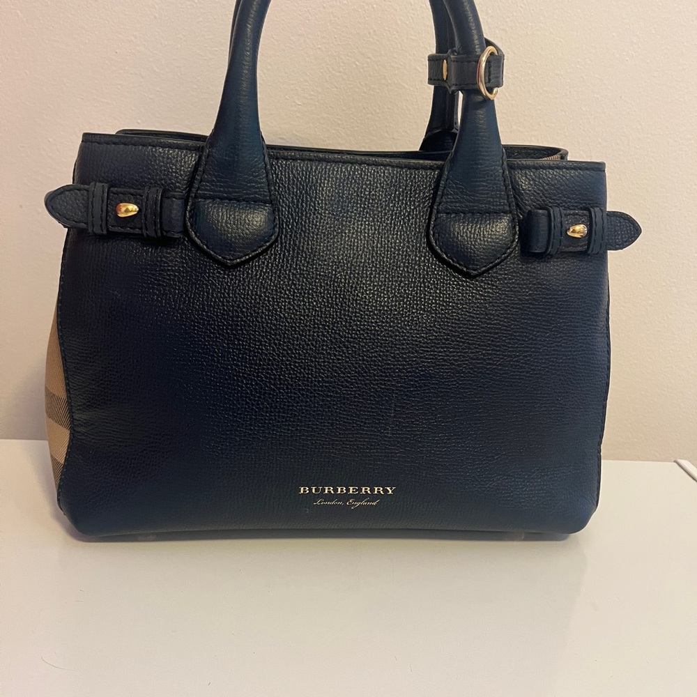 Preowned Burberry Dark Blue Leather to handle Satchelbag